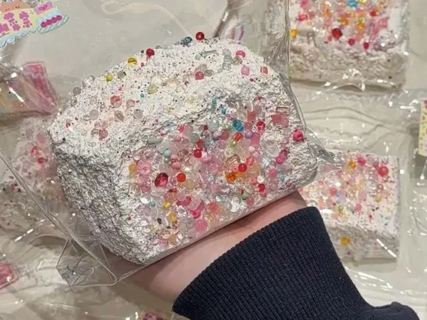 【小山菜奈 CN 数量限定】です スクイーズ (予約商品)（5月16日 21:00まで）